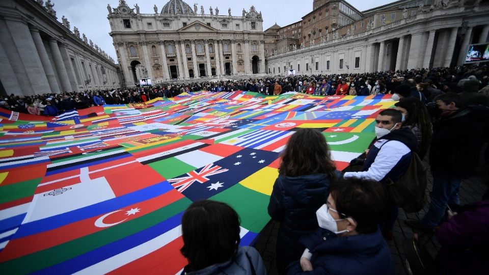 Europeos buscan parar la migración