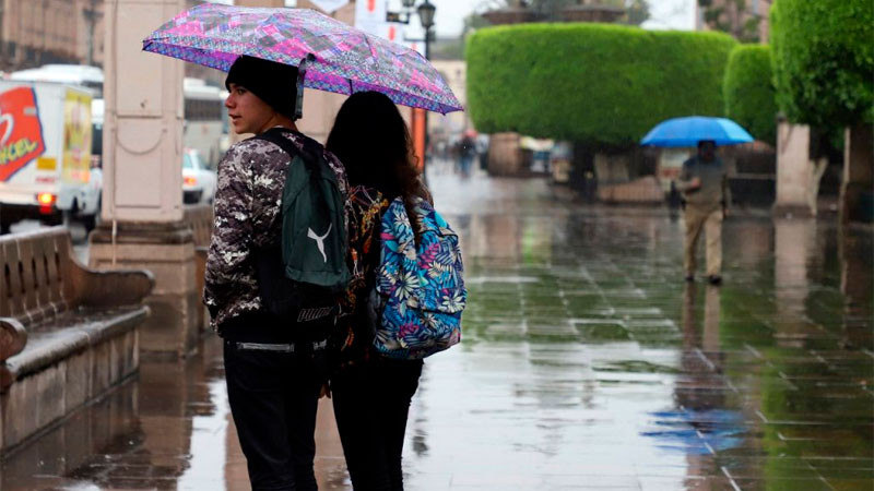 Cielo nublado la mayor parte del día y lluvias puntuales fuertes en Michoacán